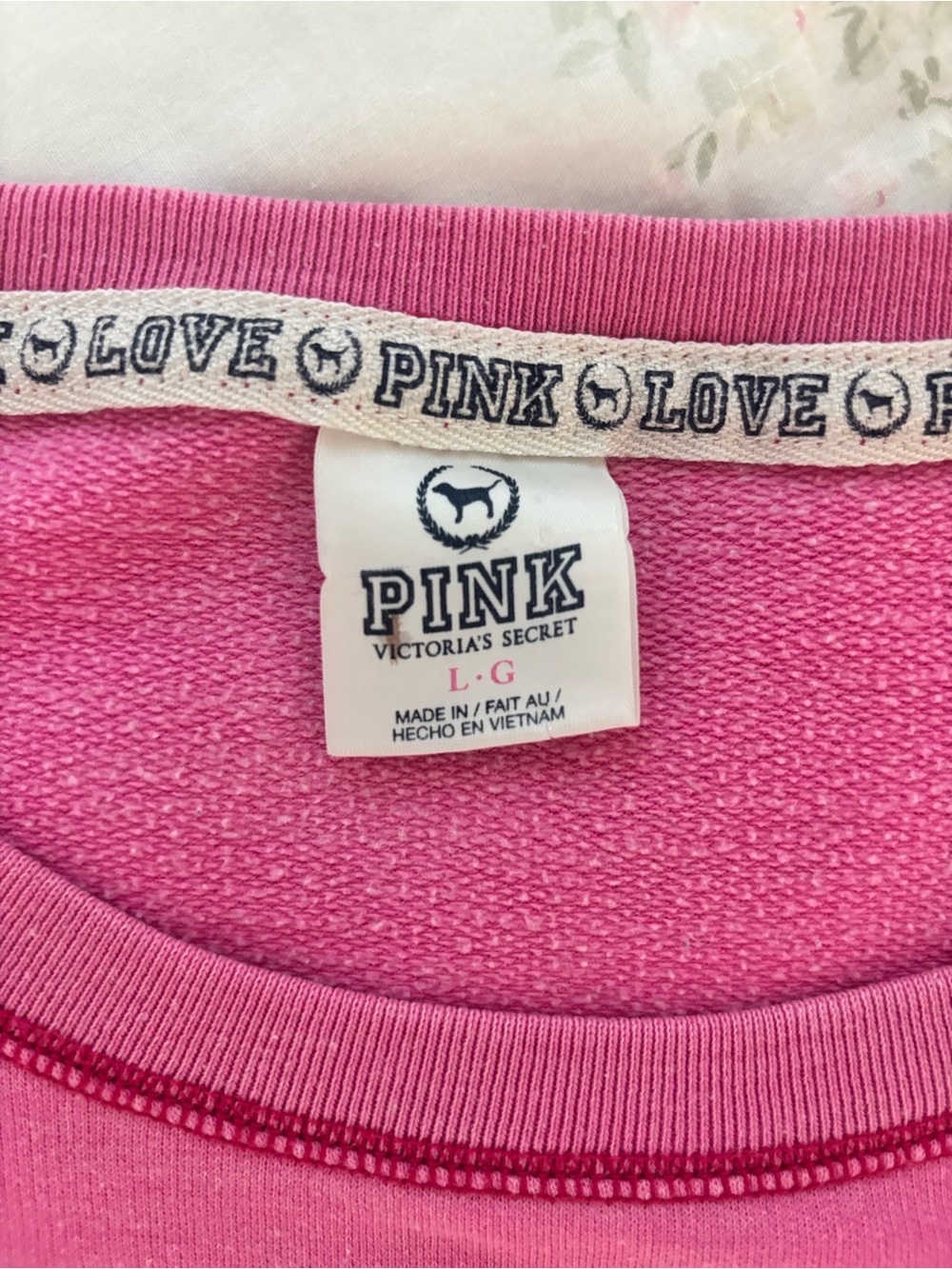2000s PINK sweater - Picture 6 of 9